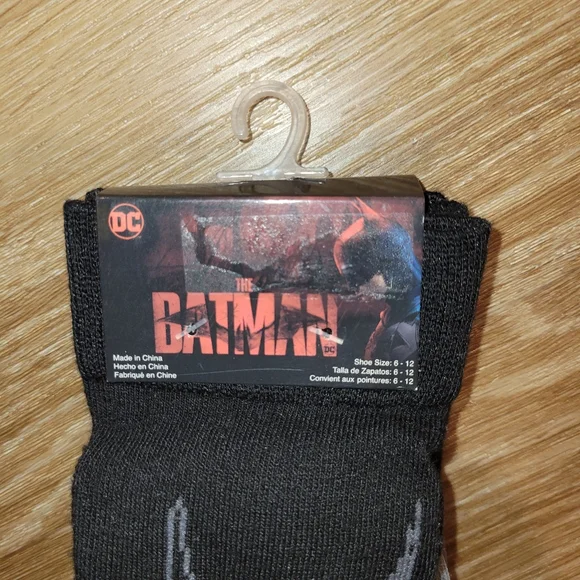 DC Comics The Batman 2-Pack Crew Socks Fits Shoe Size 6-12 New - Picture 3 of 6